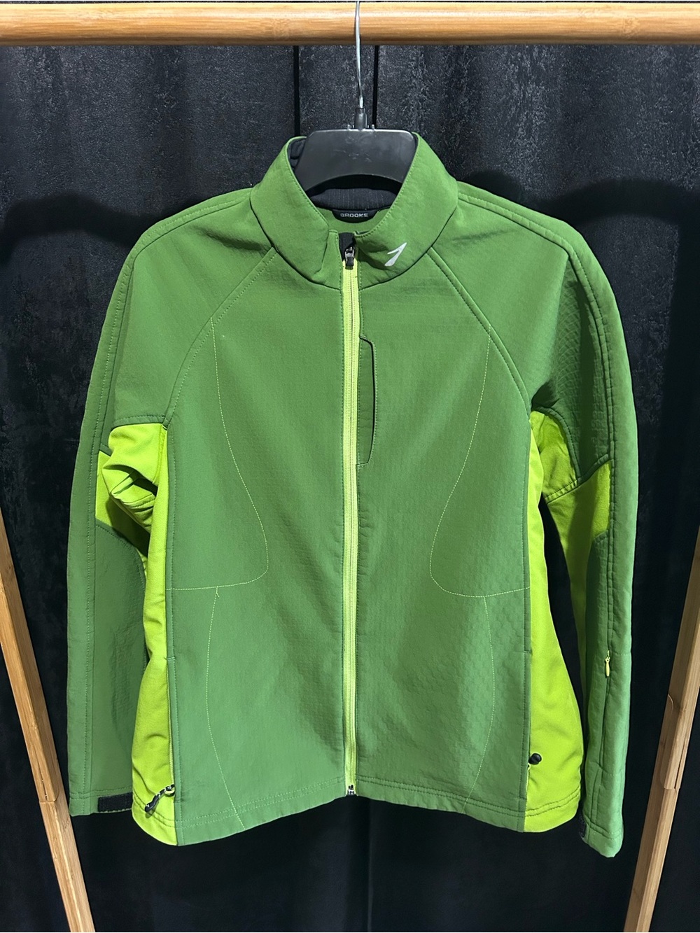 Brooks Two-Tone Green Full-Zip Performance Jacket